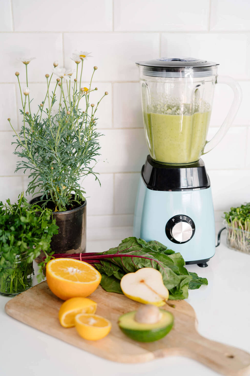 orange, pear, avocado and spinach smoothie